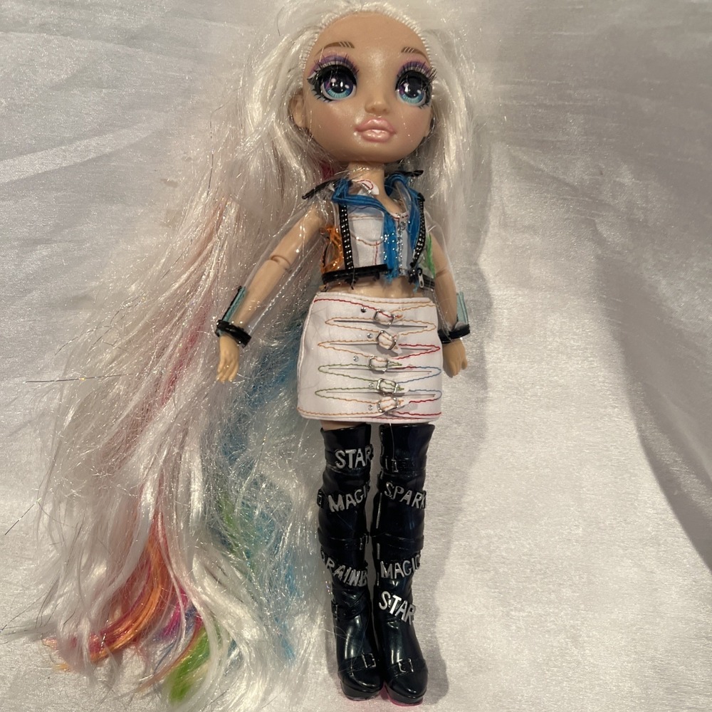 Rainbow High Amaya Raine Hair Studio Doll Series 11" Articulated Fashion Doll - Picture 1 of 6